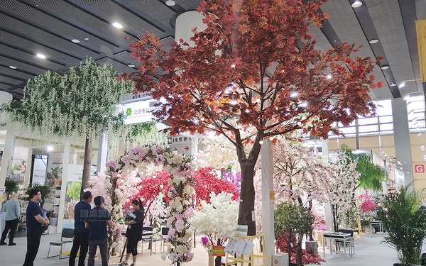 广交会摊位布置技巧：如何瞬间抓住观众眼球？