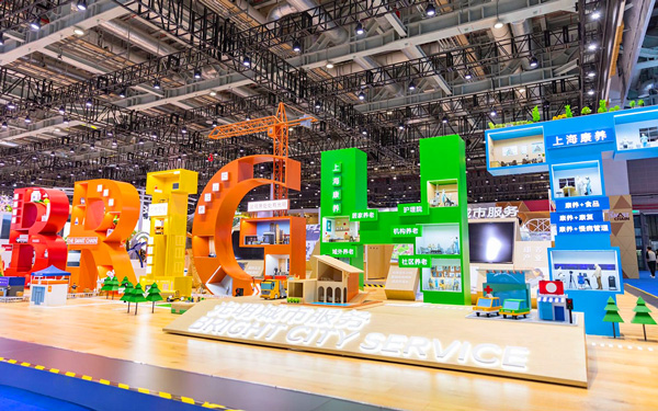 在展览会展台搭建中，颜色搭配如何唤醒品牌记忆？