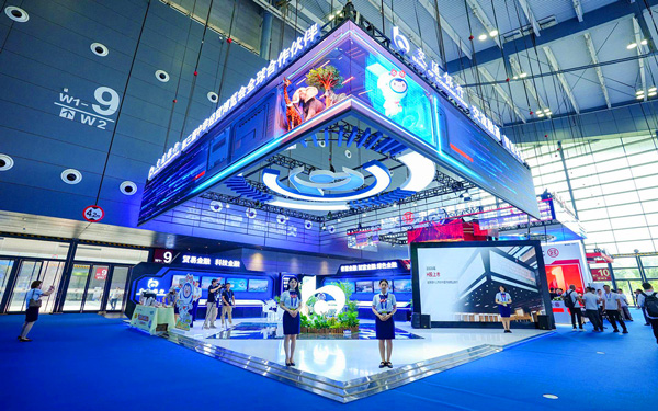 如何运用国外展位装修服务打造独特视觉体验？