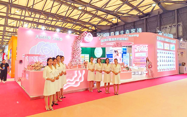 美博会展台设计策略:5招粉色玫瑰元素打造记忆点