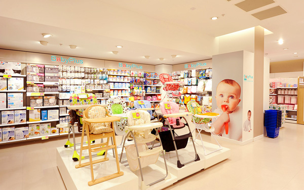 怎么样利用暖光打造一个适合母婴的温馨展位设计?