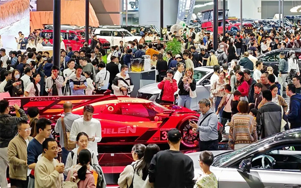 2025广州车展带你一饱眼福,每个展台设计都超好看!