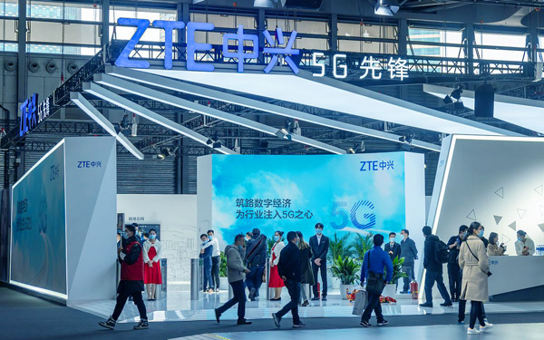 展会展台设计怎样运用色彩与光线调动用户的情绪?