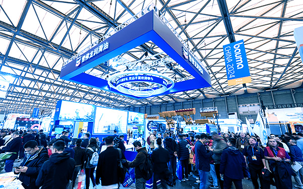 半导体展位设计装修策略:用纯净色调凸显技术质感